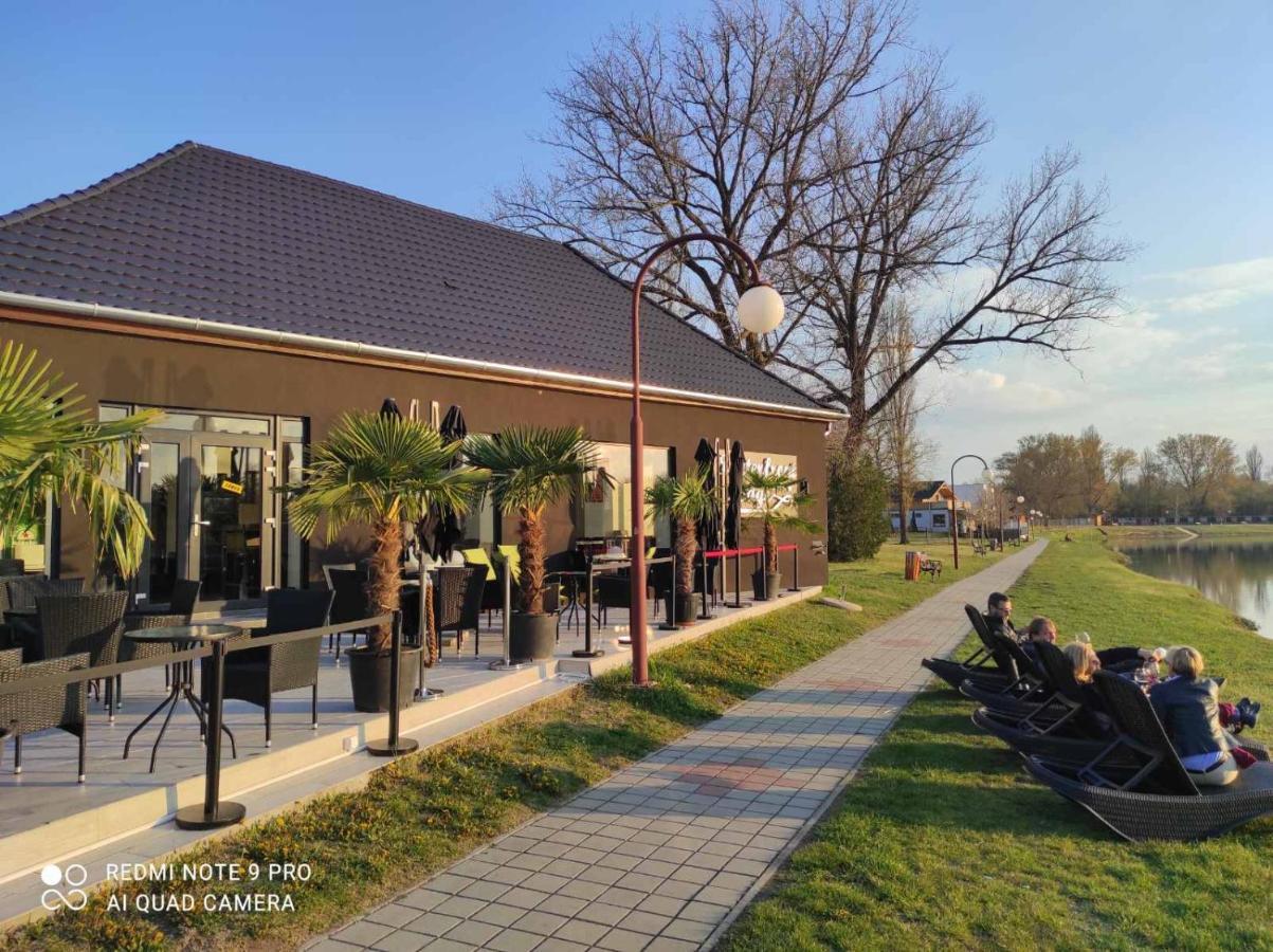 Waterfront Lodge 杜瑙保陶伊 外观 照片