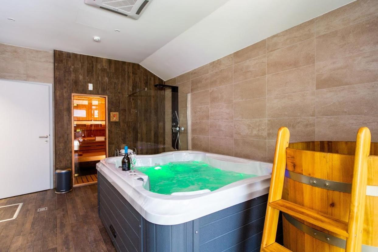 Waterfront Lodge 杜瑙保陶伊 外观 照片